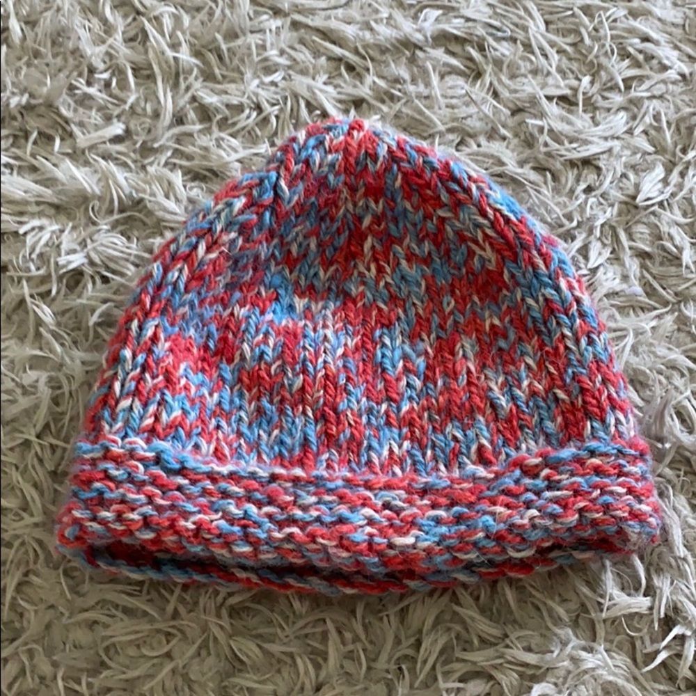 knitted sheep’s wool beanie